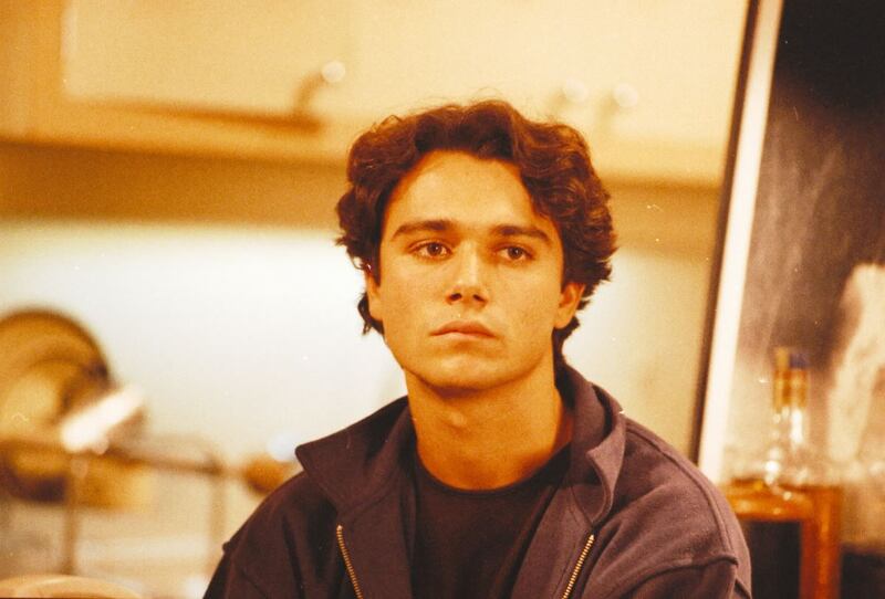 Caio (Angelo Paes Leme) pede perdão para Joyce (Carla Martins) antes do parto da filha em História de Amor