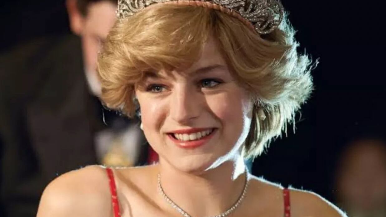 De acordo com informações anteriormente divulgadas, a quinta temporada de ‘The Crown’ começará exatamente onde a quarta parou, no final do longo governo de Margareth Thatcher e mostrando também o início dos problemas mais sérios no casamento de Diana e Charles.