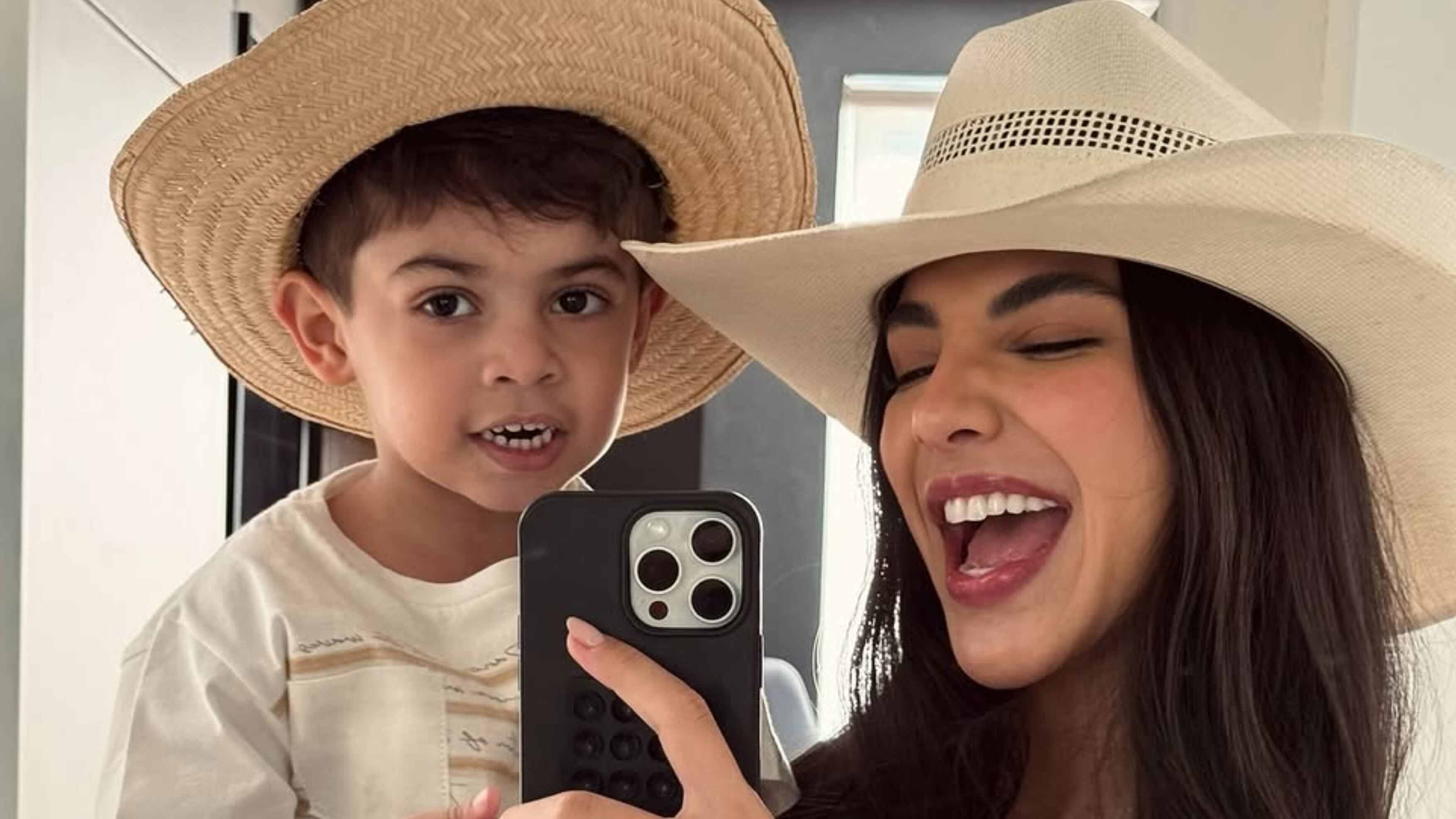 Gabriela Versiani e Léo