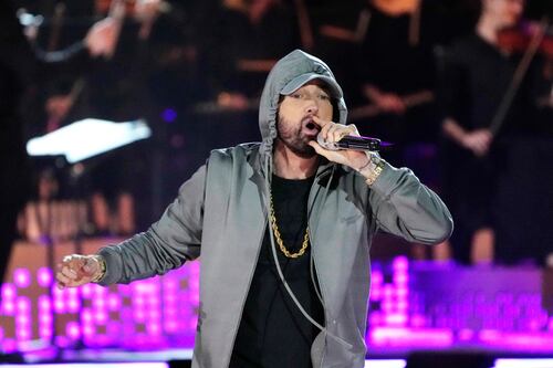 Eminem “nunca se sentiu confortável em ser o centro das atenções”, e agora será vovô