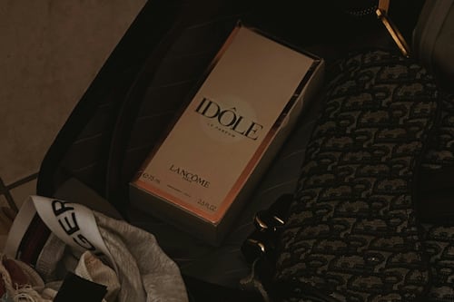 4 perfumes de Lancôme PERFEITOS para sair no sábado à noite com as amigas