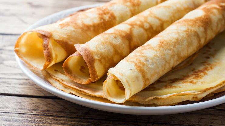 Receita de massa de panqueca com 4 ingredientes que qualquer um consegue fazer