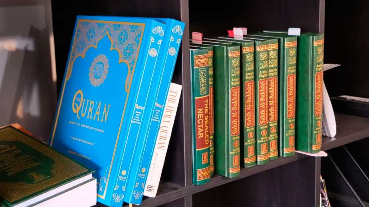 Livros sobre o islamismo foram encontrados na biblioteca do acusado de ato terrorista