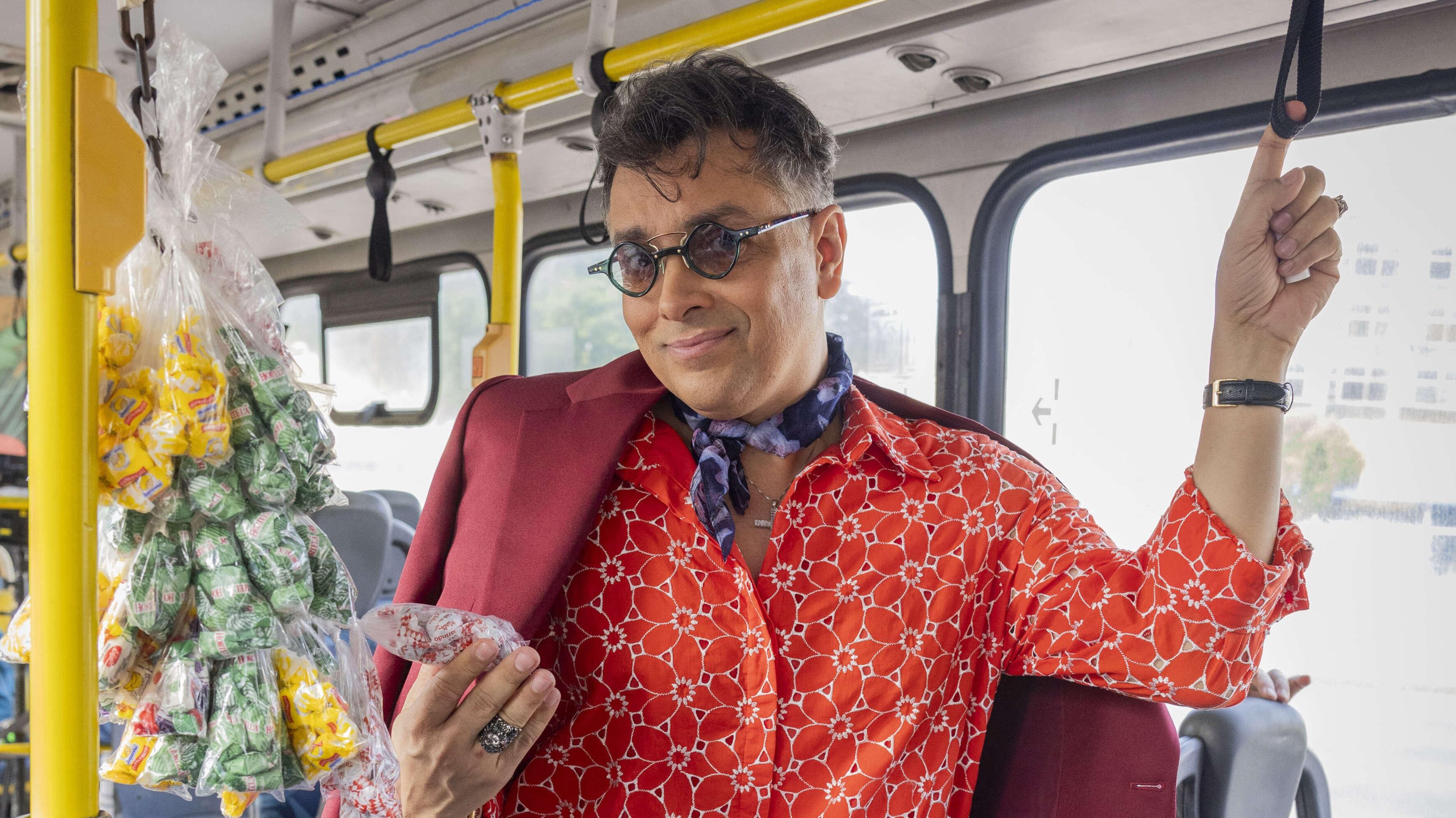 Gigi (Rodrigo Fagundes) descobre que é filho de Belisa (Betty Faria) e de Rodolfo (José de Abreu) em Volta por Cima