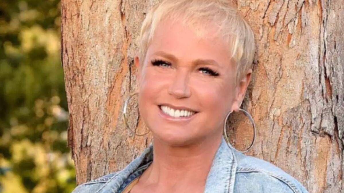 Xuxa Meneghel participa de live com Janja e chama internauta de "idiota"