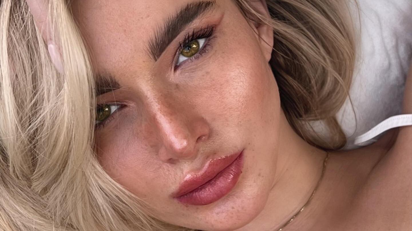 Antonia Freya Lydia, modelo no TikTok / Instagram @turnttoni