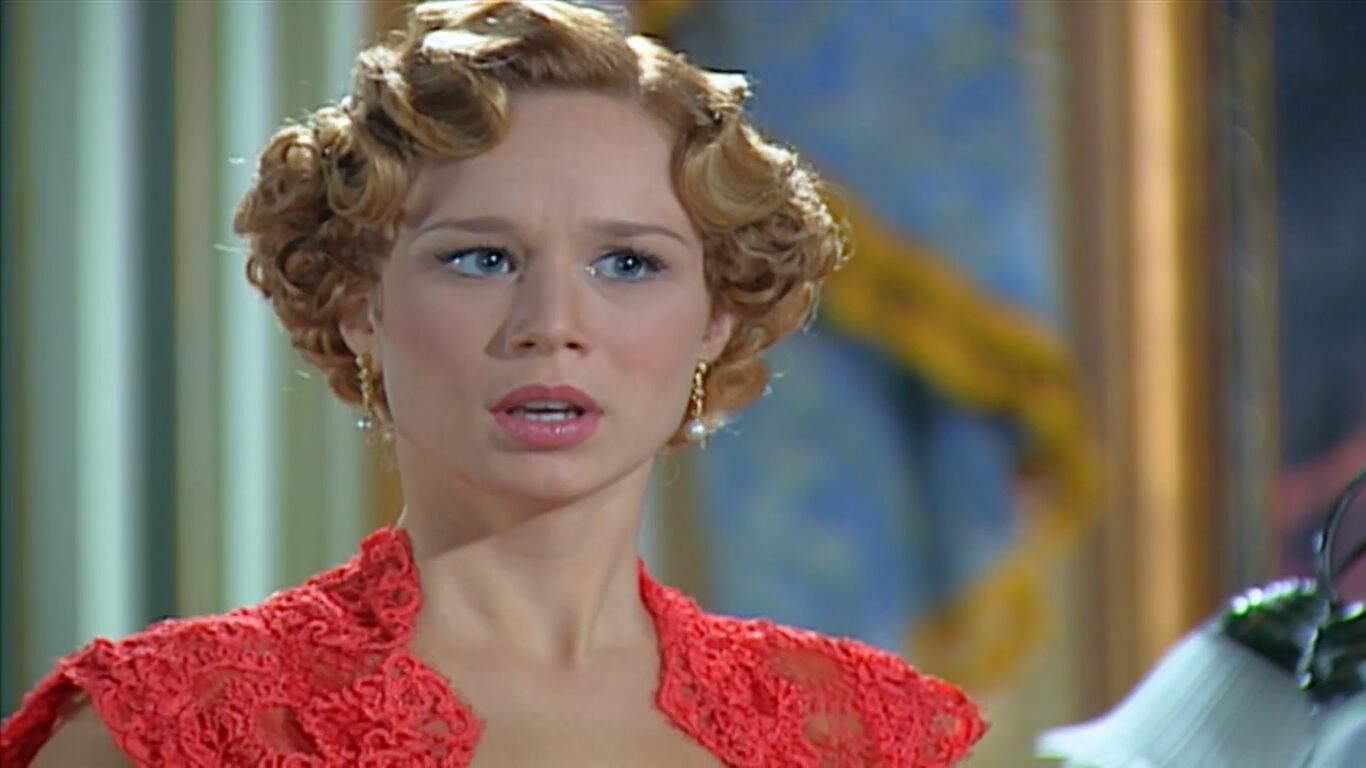 Chocolate com Pimenta: Ana Francisca (Mariana Ximenes) recupera fábrica e descobre rombo milionário