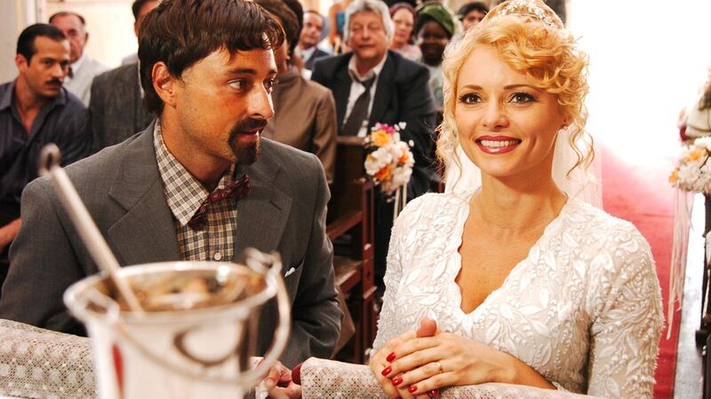 No final de Alma Gêmea, Crispim (Emilio Orciollo Neto) declara sua paixão por Kátia (Rita Guedes)