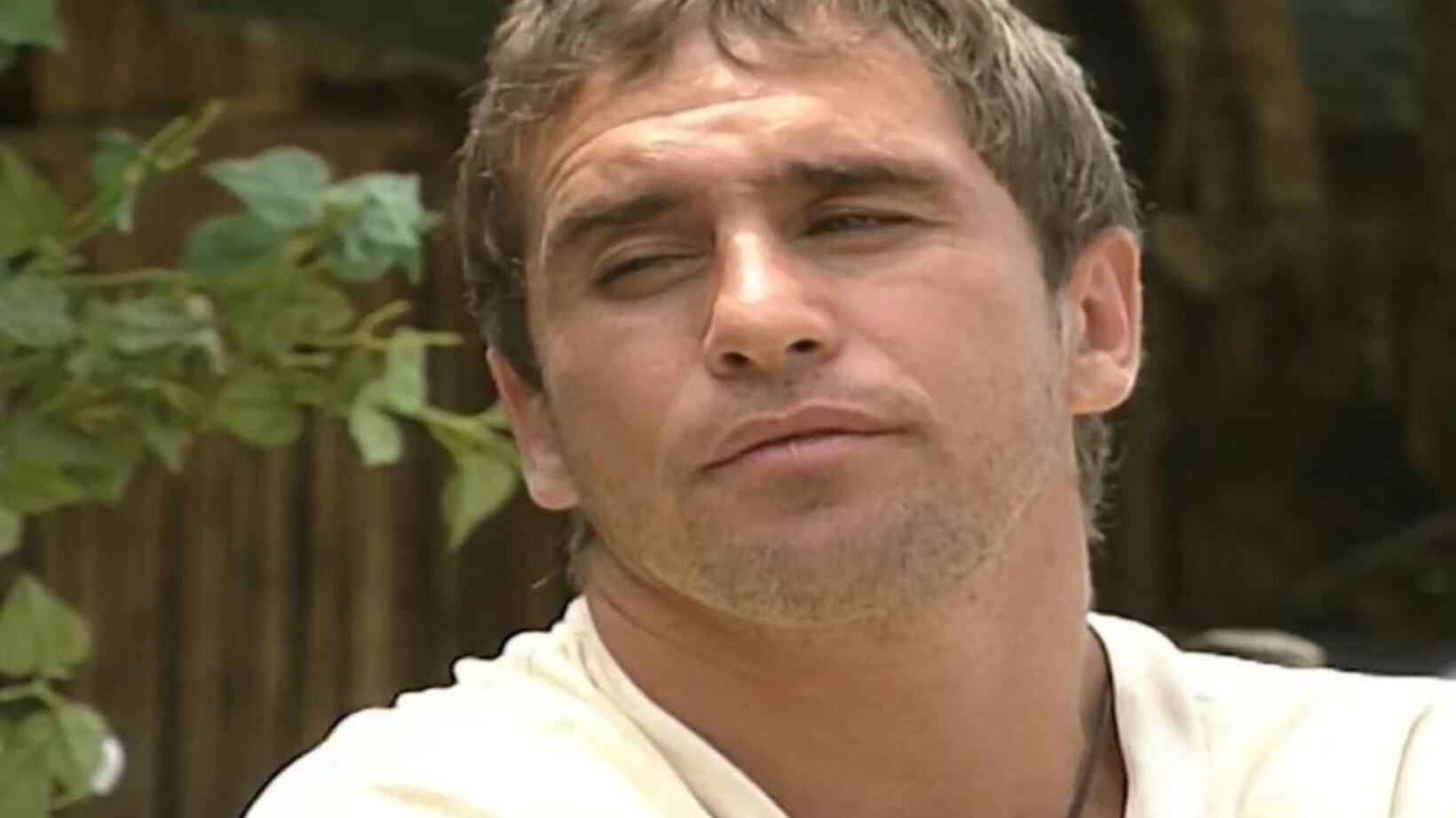 Mulheres de Areia: Tonho da Lua é vítima de Donato; pescador foge da cadeia e vai atrás do artista