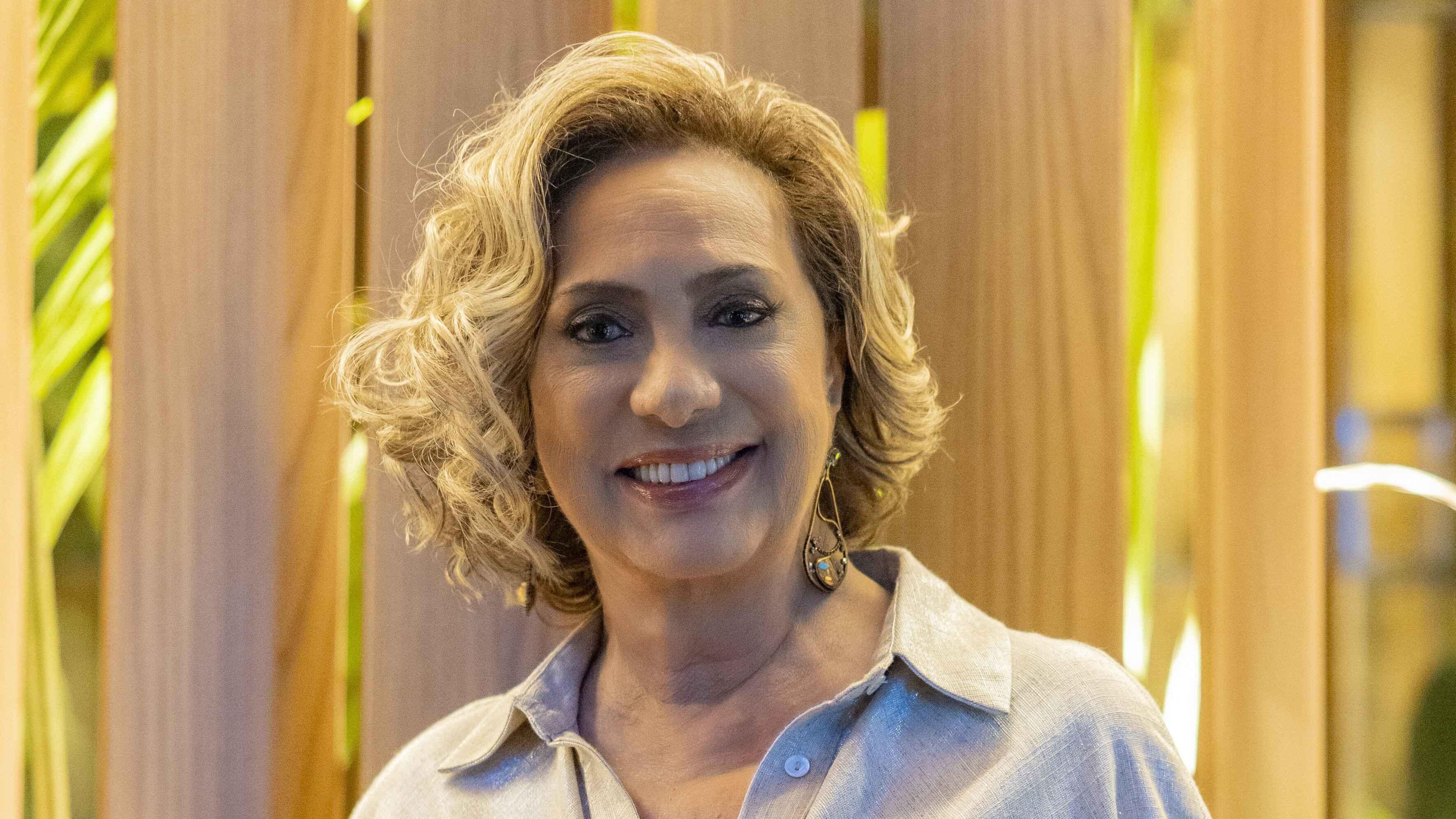 Berta (Eliane Giardini) quer desmascarar os crimes de Ísis (Mariana Ximenes) na reta final de Mania de Você