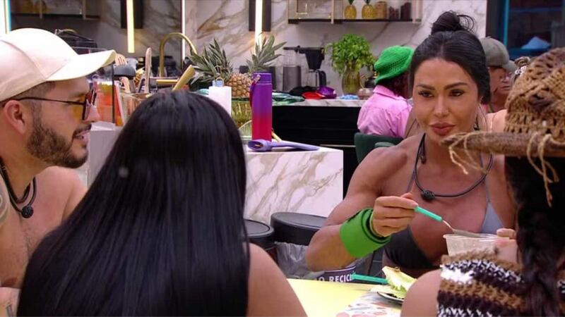 BBB 25: Gracyanne Barbosa come moela durante almoço na Xepa