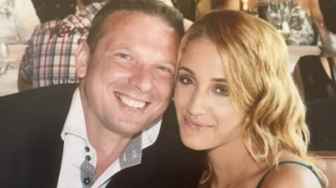 O rapaz não gostava de Krystle como babá, mas se apaixonou por ela