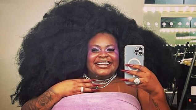 Jojo Todynho posa com novo cabelo e diz que é quem ela quer ser