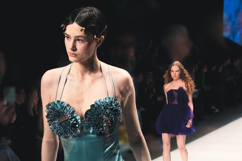 A Semana da Moda de Moscou termina com uma exposição global de designs