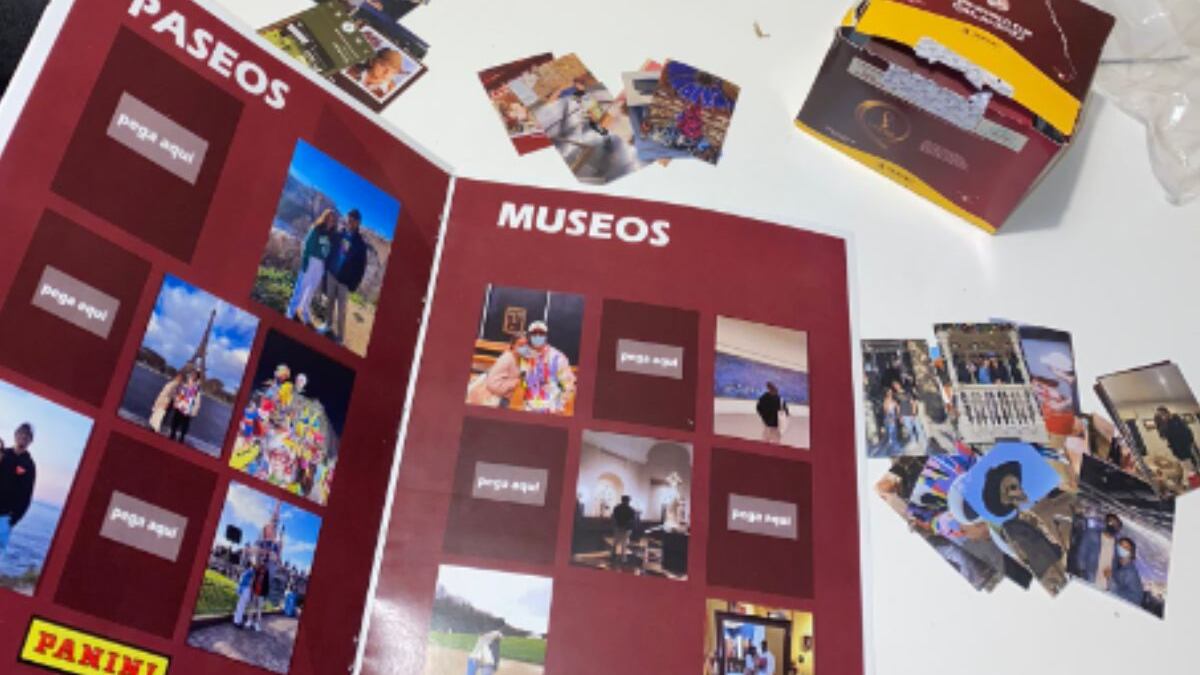 Mulher dá ao namorado álbum de figurinhas com fotos do casal