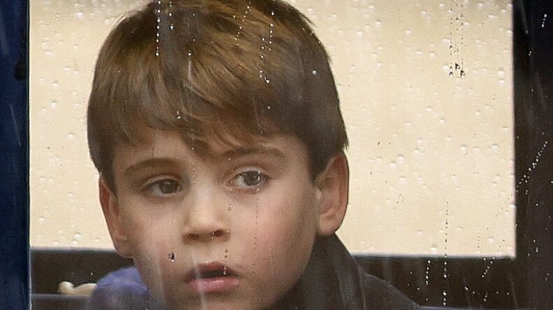 Príncipe Louis rouba a cena durante celebração real - Foto: Reprodução