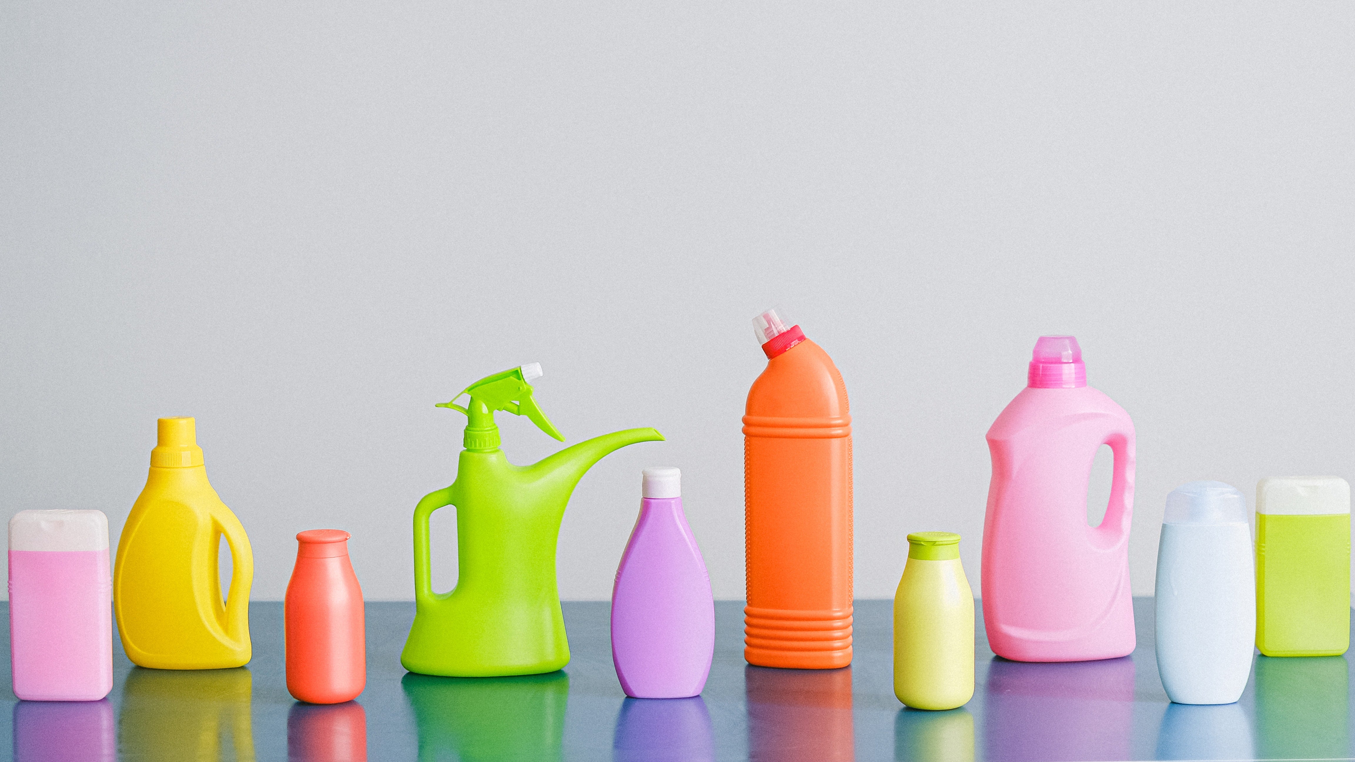 4 produtos de limpeza que NÃO DEVEM SER MISTURADOS com água sanitária