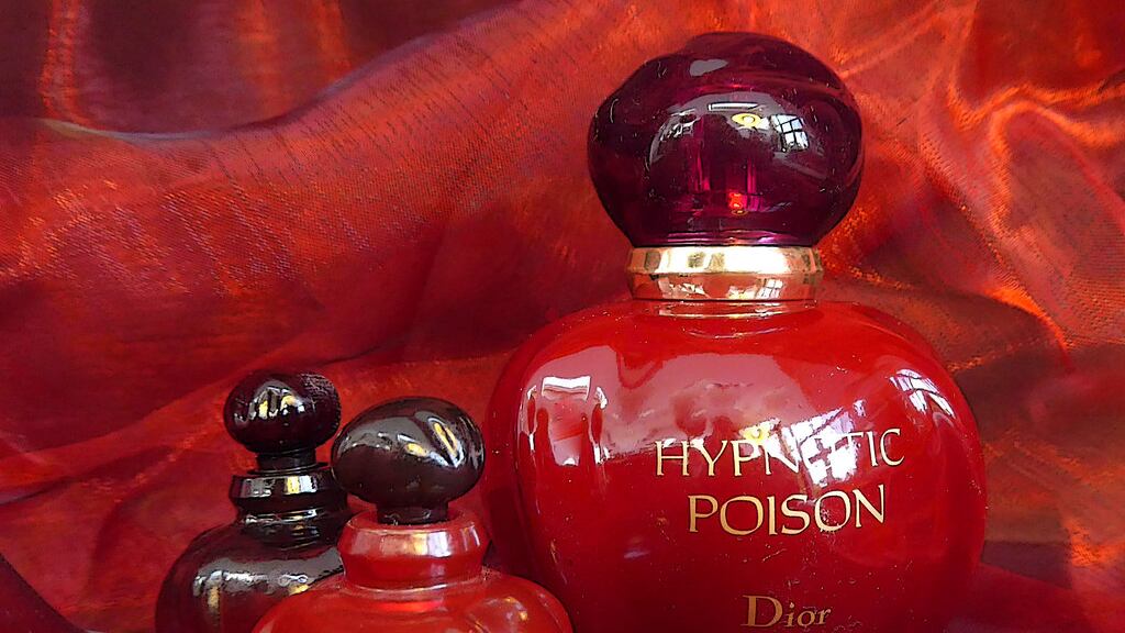 Frasco de perfume Hypnotic Poison