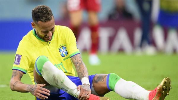 Neymar Jr sale lesionado y suenan las alarmas en Brasil