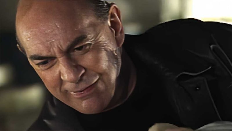 Na reta final de Mulheres de Areia, Virgílio fica na mira de um revólver