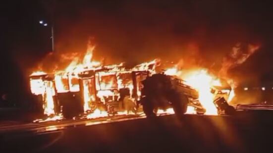 Vídeo mostrou ônibus invadindo pista contrária