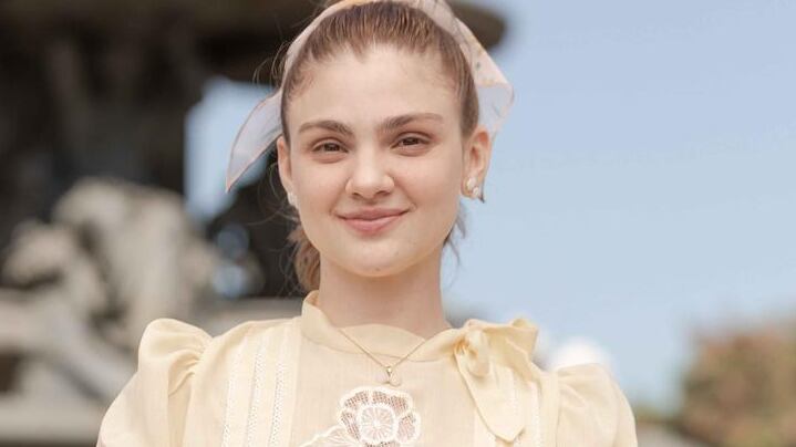 Celeste inicia nova fase ao lado da mãe em Garota do Momento