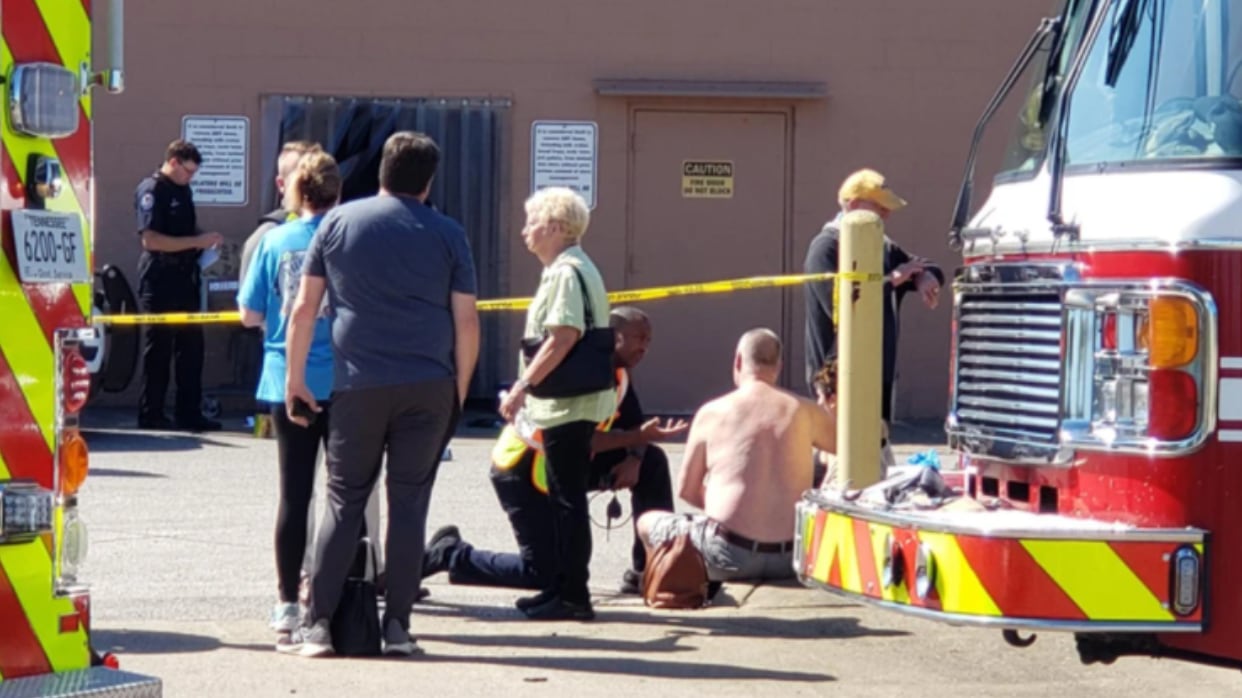 Tiroteio em supermercado deixa ao menos 12 feridos e 1 morto