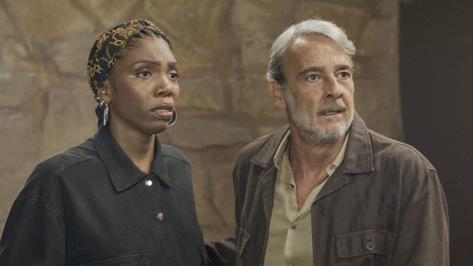 Késia e Alexandre Borges fizeram parte do elenco de Elas por Elas, novela de Thereza Falcão, que derrubou a audiência da Globo