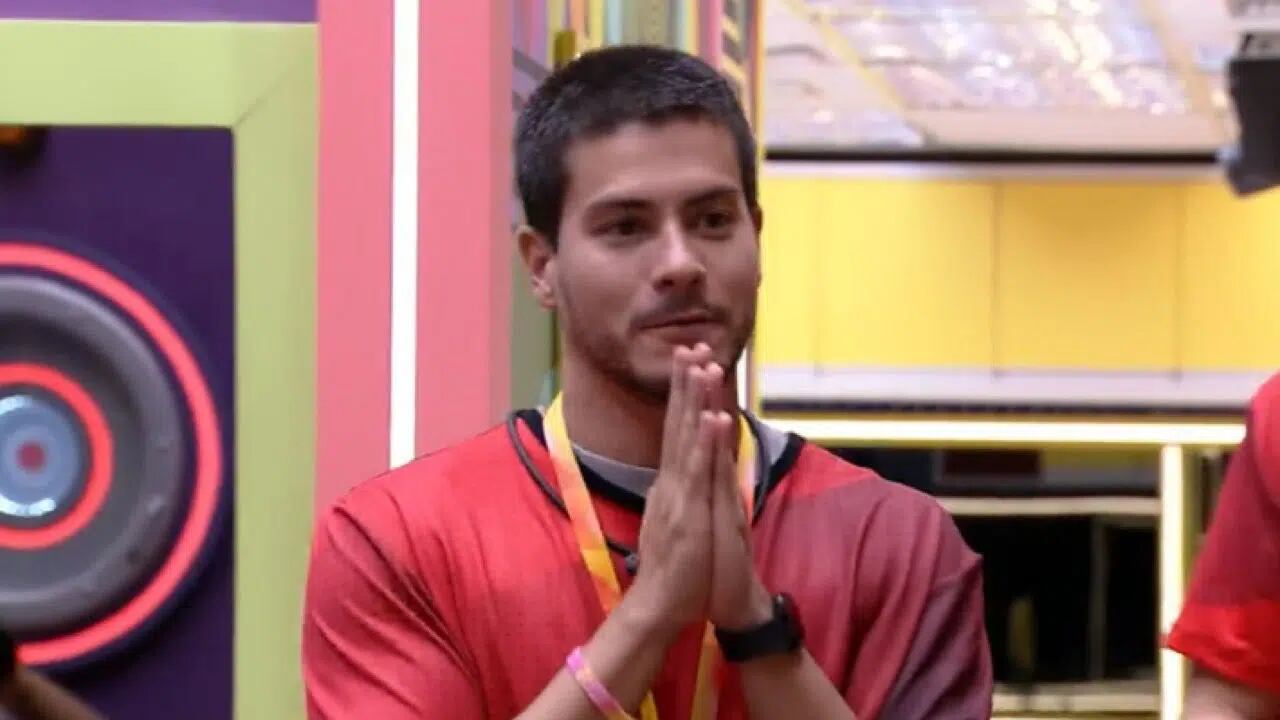 Arthur é o novo líder da casa do 'BBB 22'