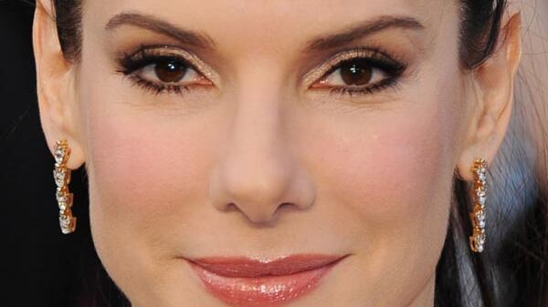 Maquiagem: 3 truques fáceis para os olhos que vão te fazer parecer mais jovem