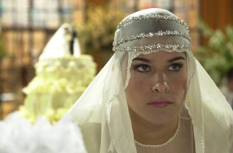 Chocolate com Pimenta: Olga (Pricila Fantin) decide chategear Jezebel (Elizabeth Savalla)