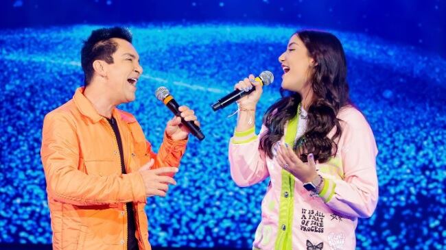 Cantor gospel Régis Danese canta com a filha Brenda