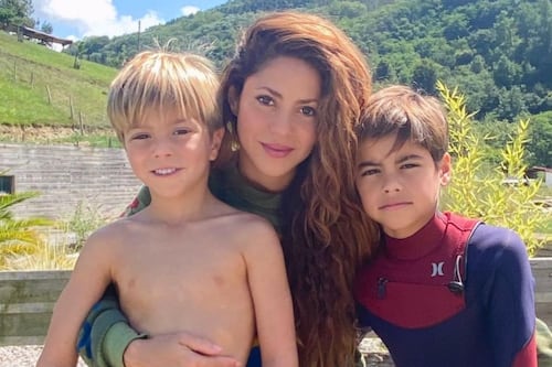 Vídeo: Shakira fica furiosa com pergunta constrangedora de repórter na frente dos filhos
