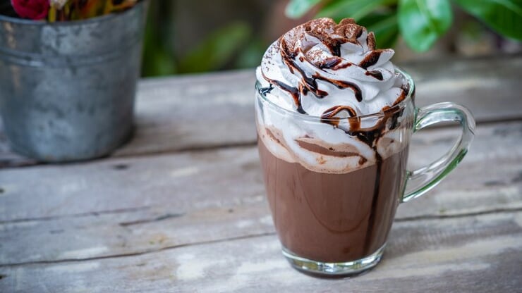 Chocolate quente cremoso com 3 ingredientes