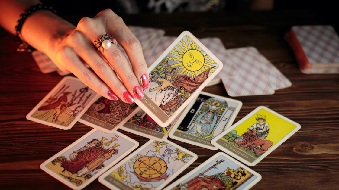Os signos que têm um fechamento de novembro de 2022 espetacular, segundo o tarot