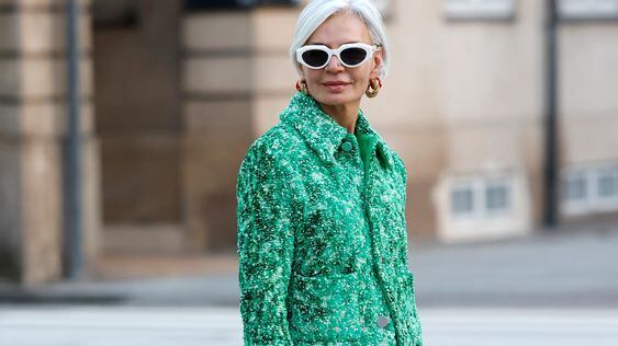 Saia da mesmice e experimente novos looks com saias midi e longas.