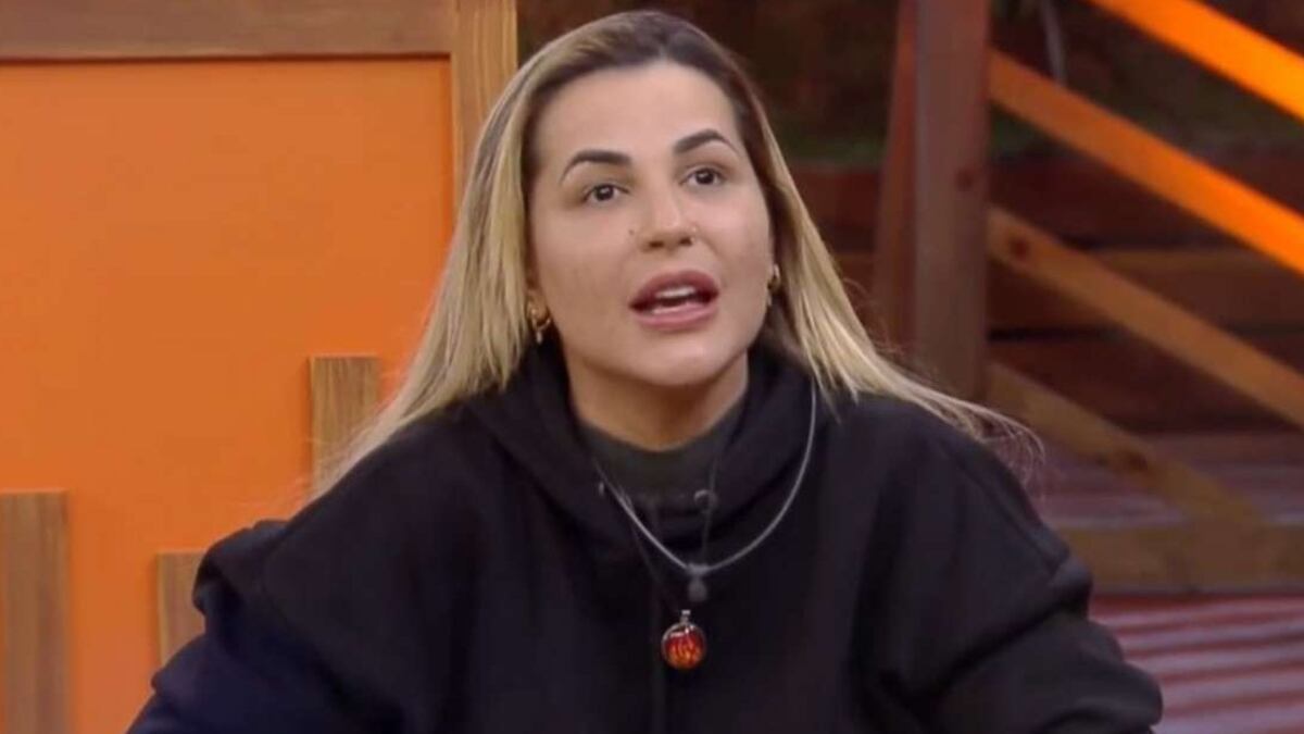 A Fazenda 14: Deolane Bezerra fala em roça falsa