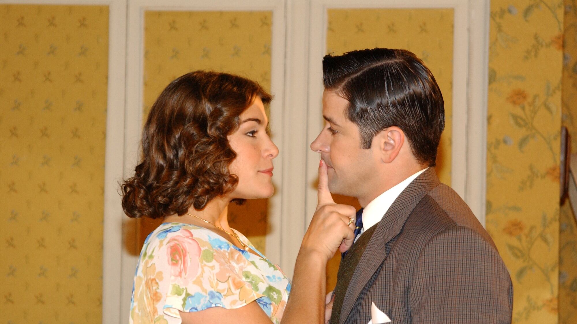 Chocolate com Pimenta: Olga (Priscila Fantin) sempre sonhou em casar com Danilo (Murilo Benício)