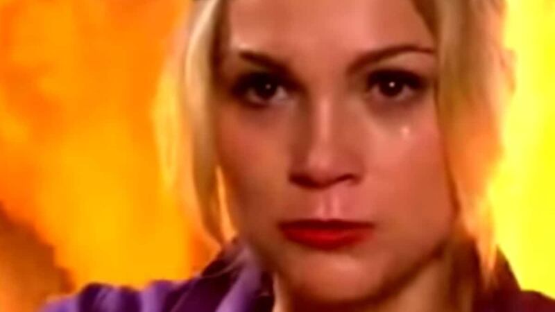 Cristina (Flávia Alessandra) não foi perdoada por Walcyr Carrasco no último capítulo de Alma Gêmea e foi direto para o inferno