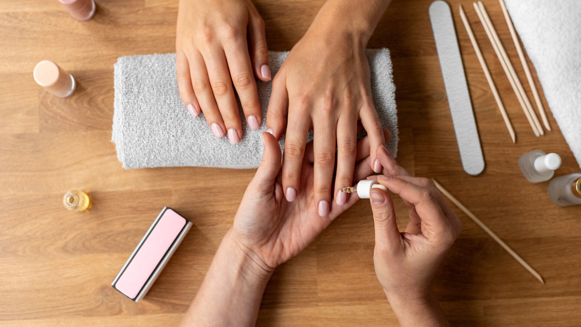 Este error al hacerte la manicura que puede dejarte la uña deformada para siempre.