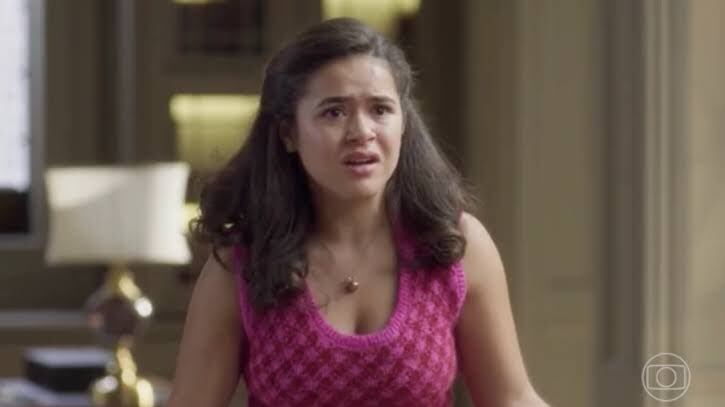 Fã diz que, além de Bia (Maisa), autora deveria colocar Flora (Bella Piero) como vilã na nova fase da novela Garota do Momento