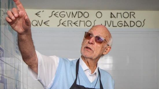 Padre Júlio Lancellotti sofre ataque de ódio na web e compartilha com seguidores