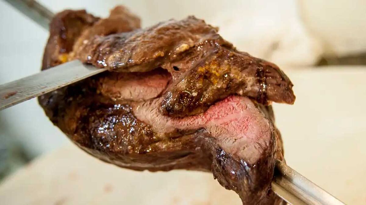 Preço de churrascarias pode pesar no bolso no dia dos Pais