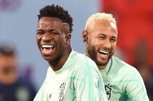 “Você é feio, mas engraçado”; Neymar brinca com amigo Vinícius Júnior, candidato à Bola de Ouro