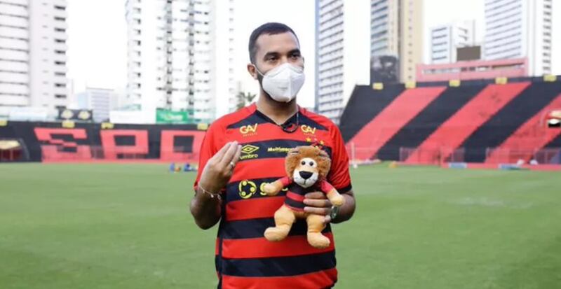 Gil do Vigor vira diretor em time de futebol