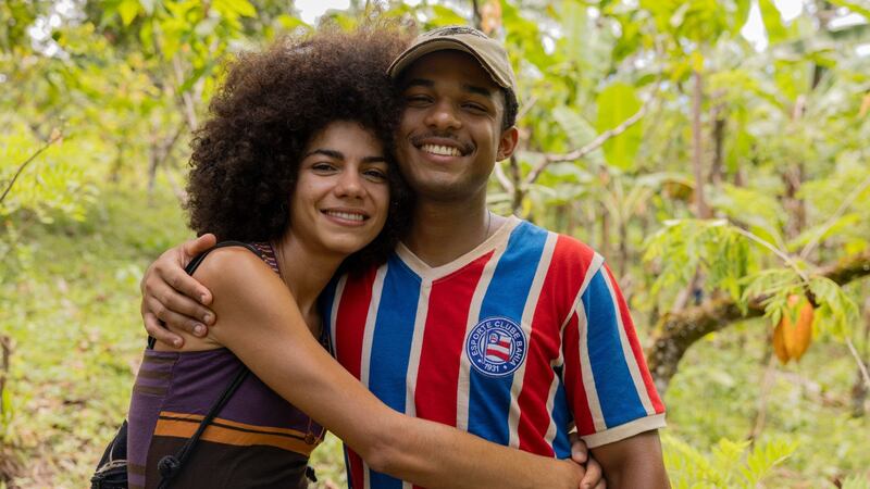 Fãs desejam que Zinha e João Pedro fiquem juntos no final de Renascer