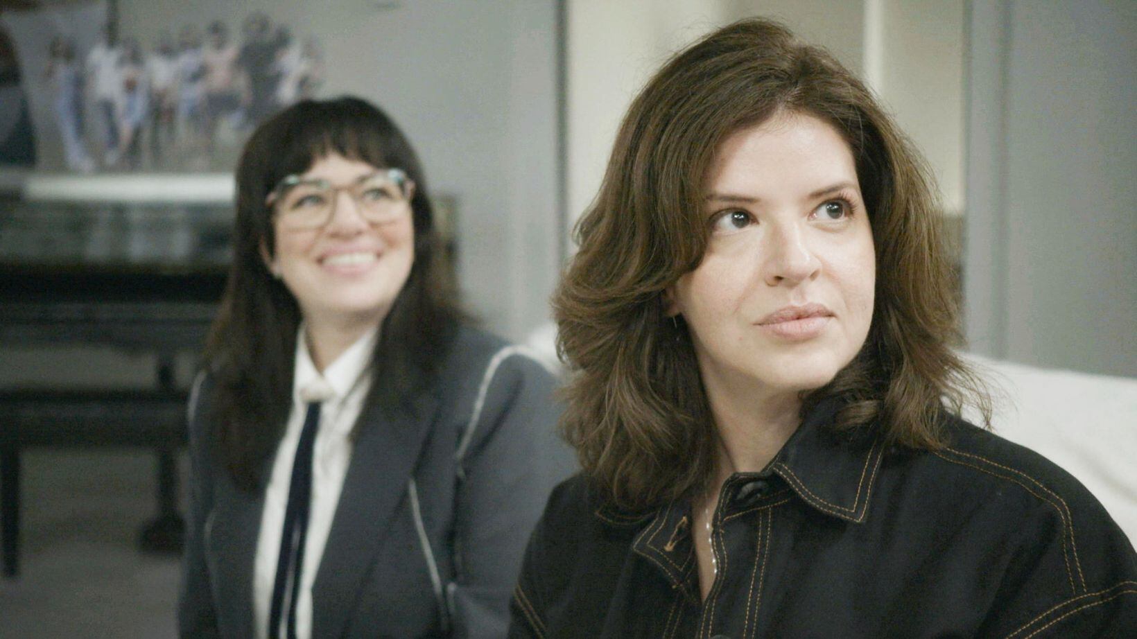 Remake de Elas por Elas: Carol (Karine Teles) namora sobrinho de Natália (Mariana Santos)