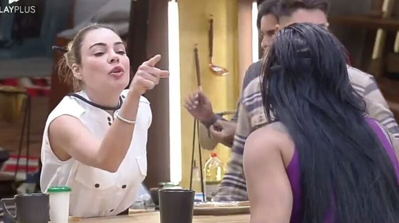 A Fazenda 15: Jenny Miranda diz que Rachel Sheherazade gritou antes do conflito