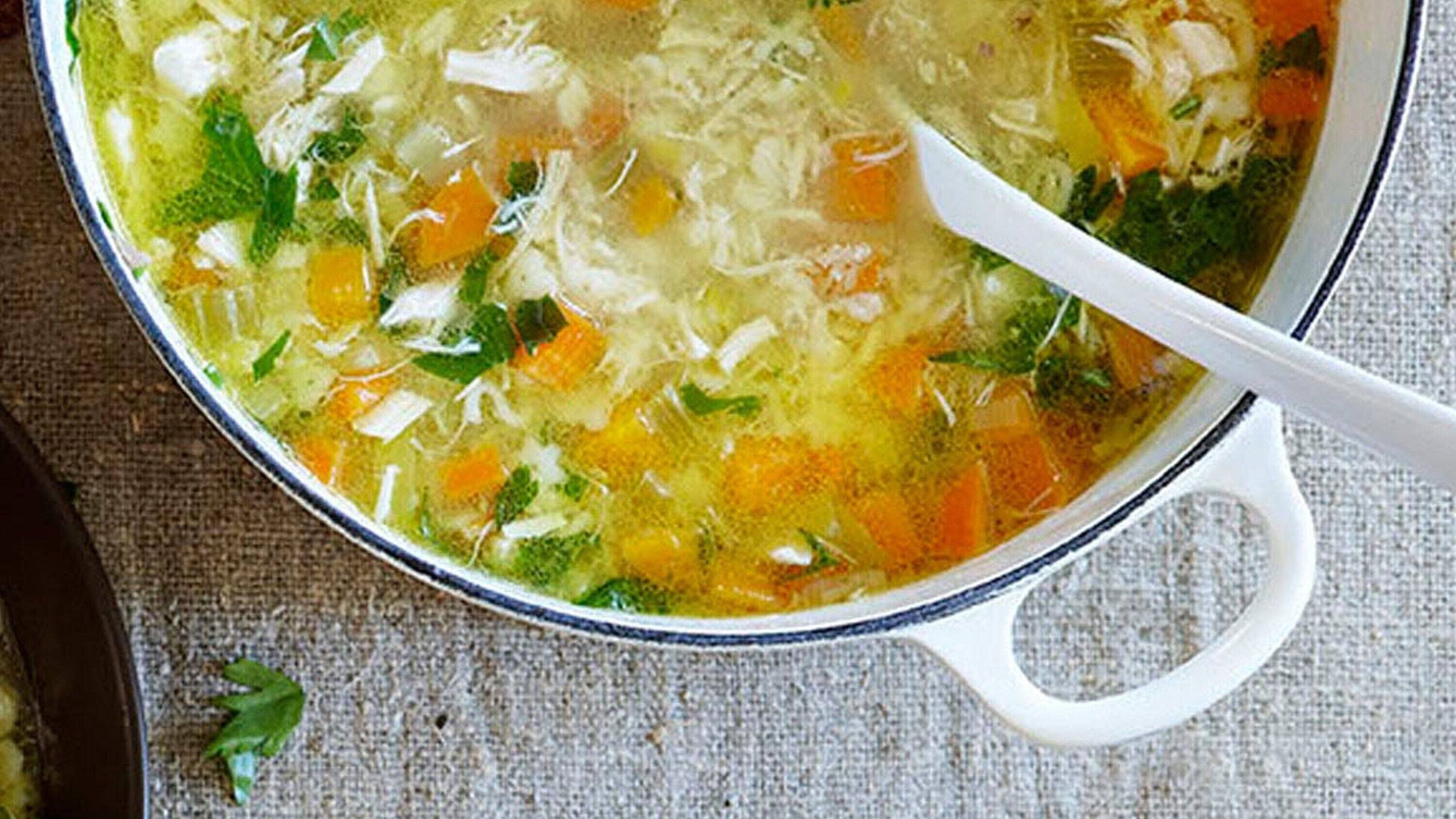 Receita rápida e deliciosa de canja de galinha para fazer em poucos minutos