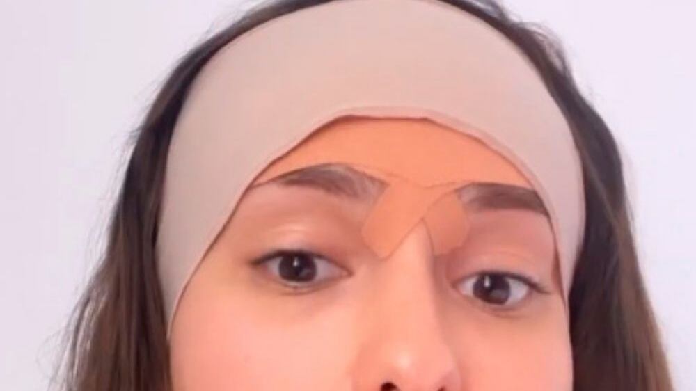 Ex-BBB Thaís Braz passa por cirurgia para diminuir a testa